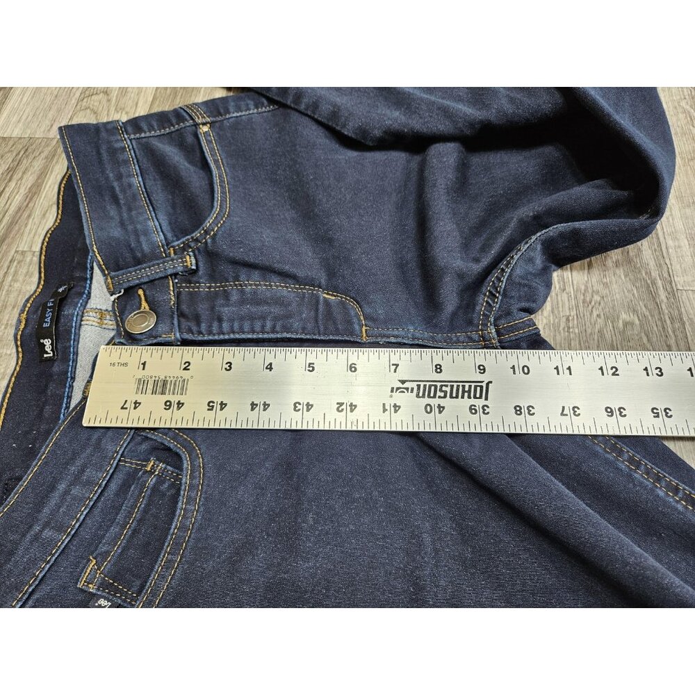 (3/$35) Lee Jeans Womens 6 Petite Blue Easy Fit Denim Straight Leg Classic - Picture 11 of 12